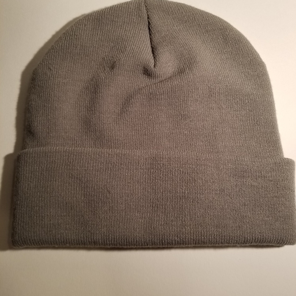 Van's Touque - Picture 4 of 4